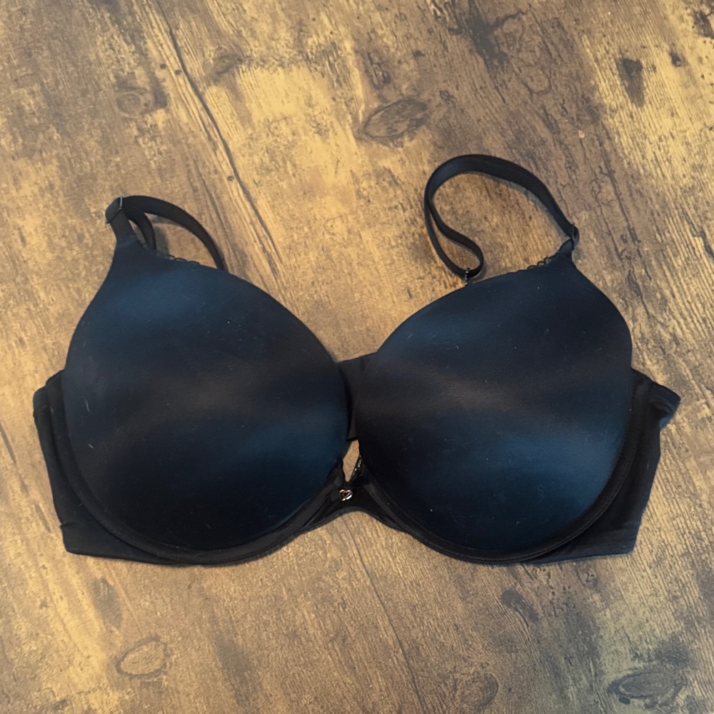 Victoria's Secret Classic Black Bra 40c